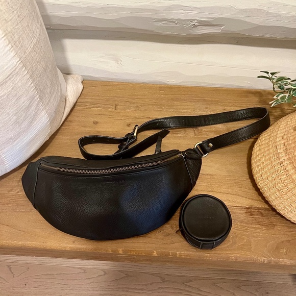 MANDRN Atlas Crossbody & Rover Pouch in Black - Picture 1 of 9